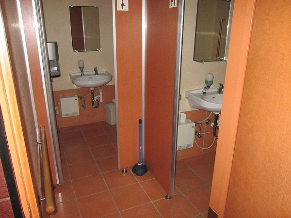 【建部町吉田　貸店舗の内装】