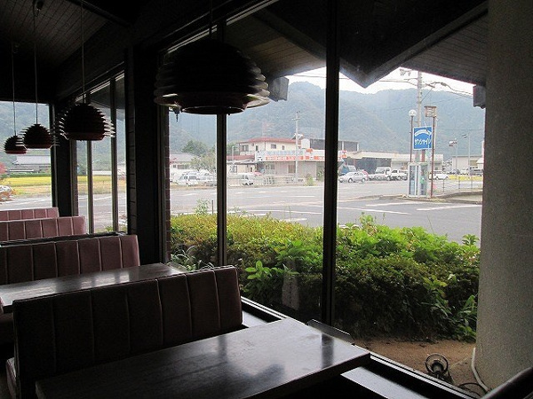 【建部町吉田　貸店舗の内装】