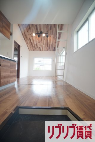 西千葉ハイリビング参番館の玄関