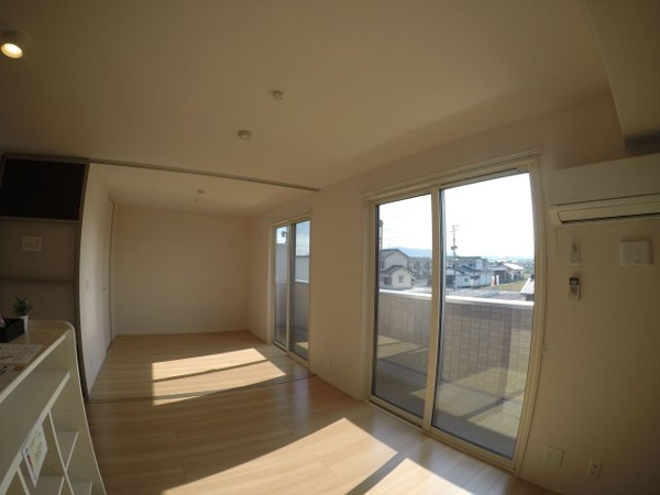 【プレミアム十番館の居間】