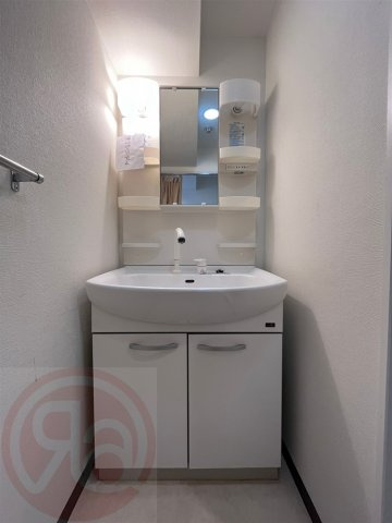 ノイメゾン京町堀の洗面所