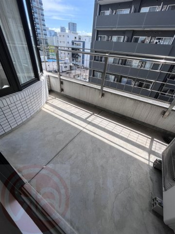 ノイメゾン京町堀のバルコニー