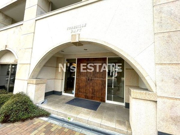 コルベーユダフトのエントランス