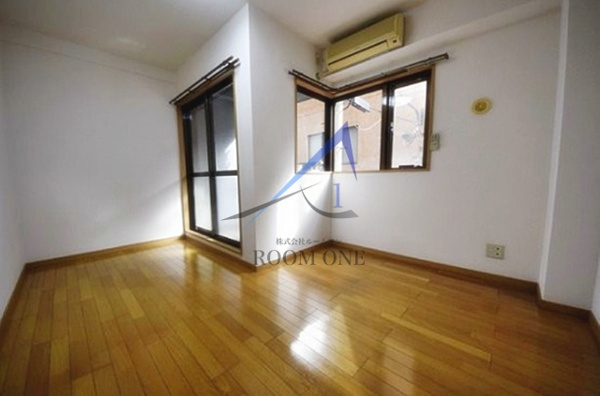 クレール本町の居間