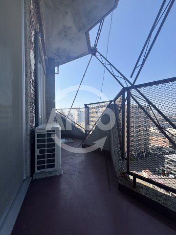 ZEUS 20XXのバルコニー