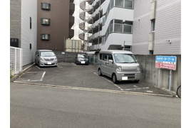 吉村モータープールの駐車場