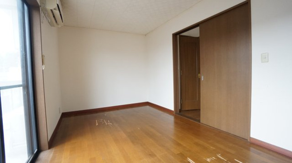 コーポ吉田の洋室