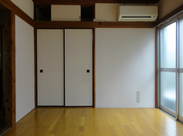 高橋ハイツの居間