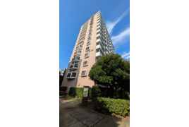 光が丘パークタウン春の風公園街13号棟の外観