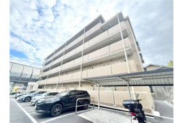 横浜市緑区十日市場町のマンションの外観