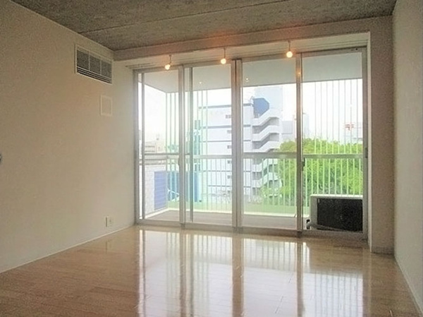 【ＮＡＧＯＹＡ　ＦＬＡＴの写真】