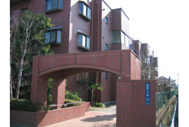 ドエリング・カワテの外観