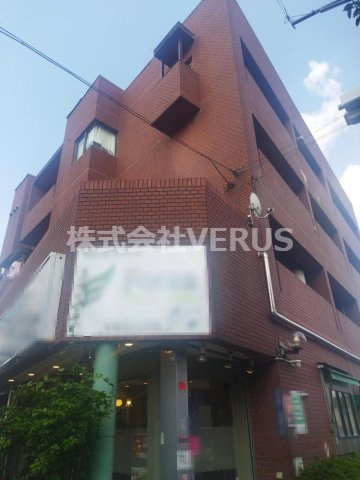 フロント中井の画像