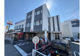 ベニヤビルの外観