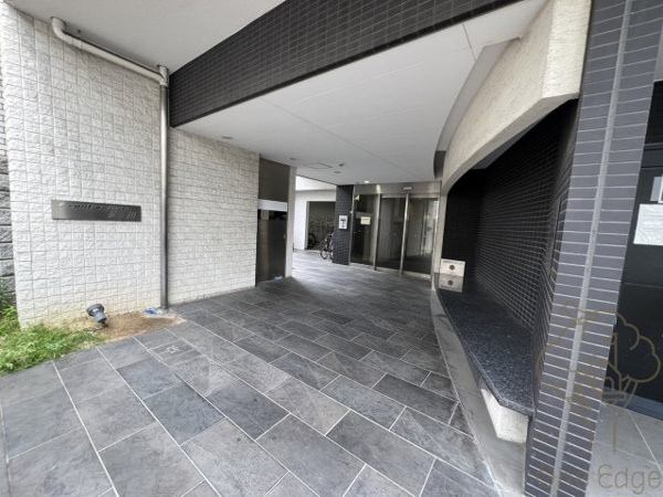 フロンティアゲート淀川のエントランス