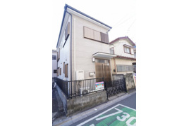 新曽貸家(30-4)の外観