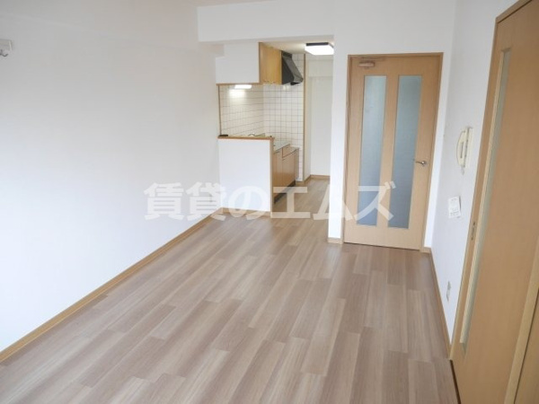 ボヌール大橋の居間