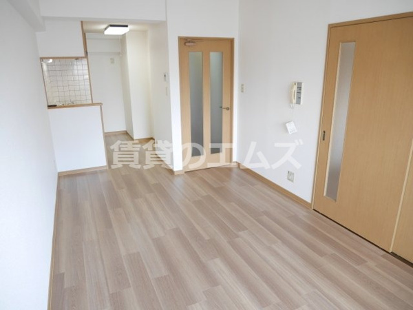 ボヌール大橋の居間