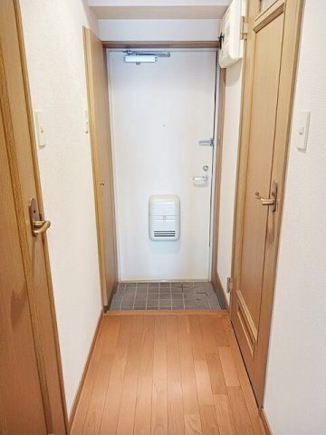 レルベ保田窪の玄関