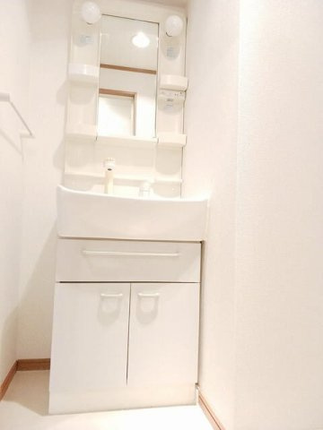 レルベ保田窪の洗面所