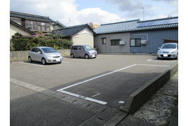  176-6 巻甲（東６区）駐車場の外観