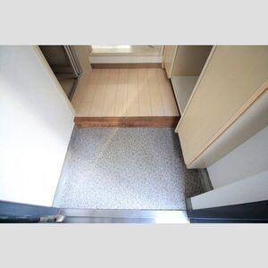 スリーウッド幕張の玄関