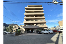 ロイヤル新本町の外観