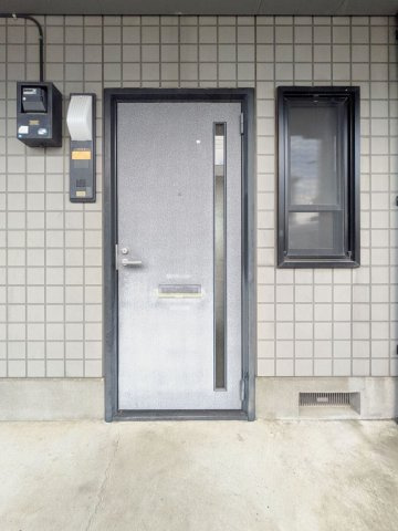 【ユーハウスＤ棟の玄関】