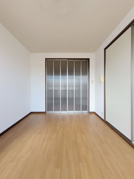 【ユーハウスＤ棟の居間】