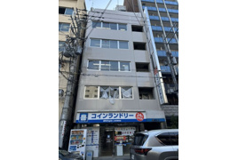 上六原田ビルの外観