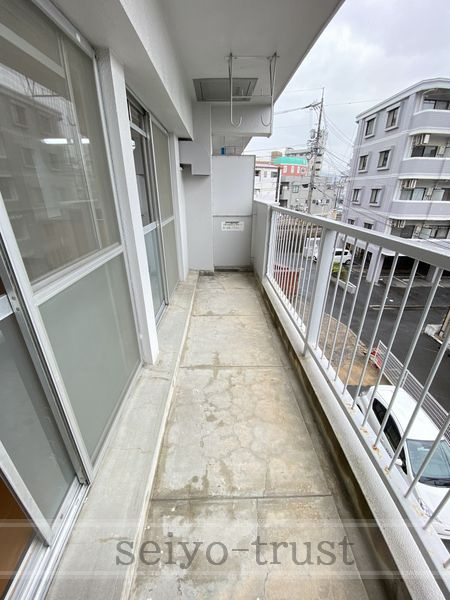 【西興ビルのバルコニー】