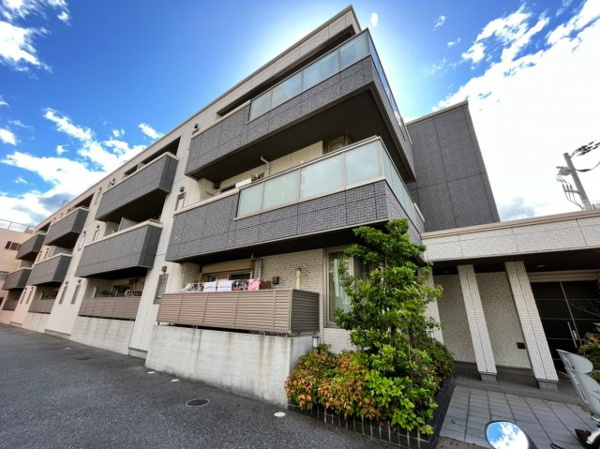 アルベイト石津川の外観