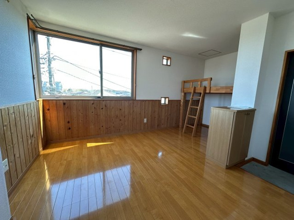 【ベルウッドの洋室】