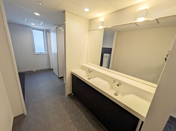 【栄中央ビル（旧日石栄ビル）の写真】