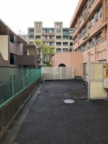 ルミエールアイたまプラーザの駐車場