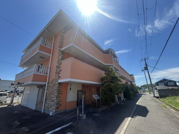 モンサンルージュの外観