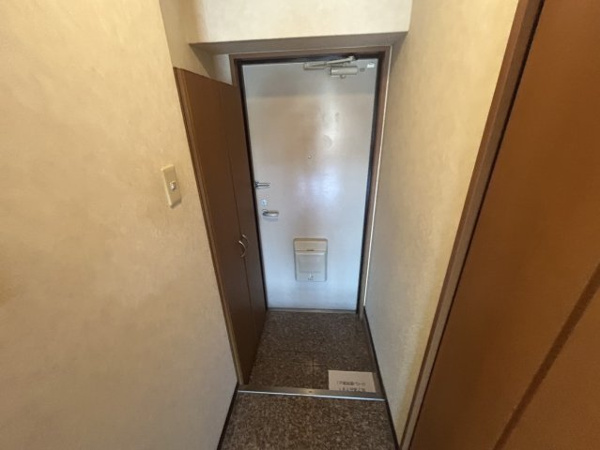 モンサンルージュの玄関