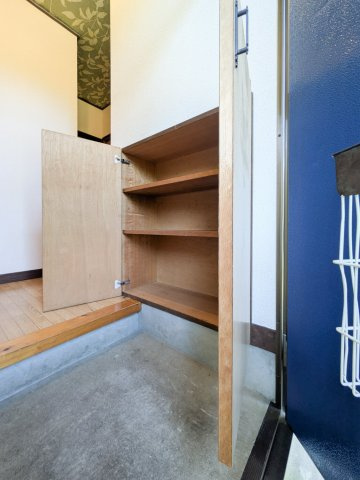 【コーポ森の玄関】