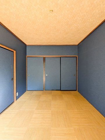 【コーポ森の洋室】