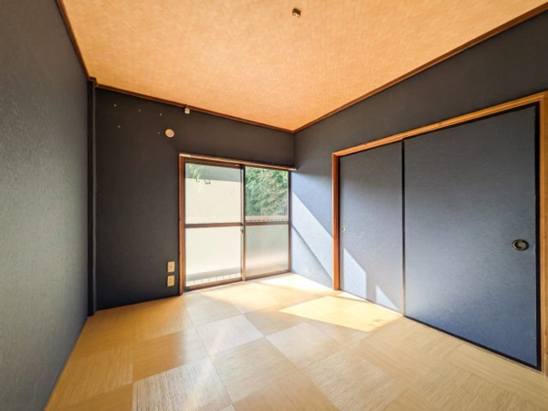 【コーポ森の洋室】