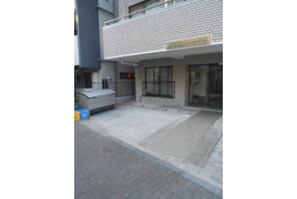 杉並区高円寺南の駐車場の外観