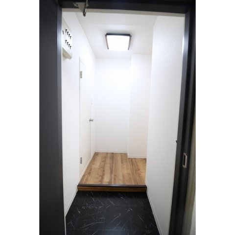 【立田町マンションの玄関】