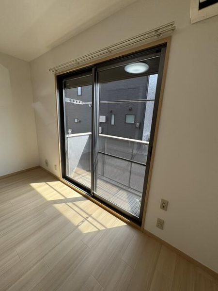 【町田市小山町のアパートのバルコニー】