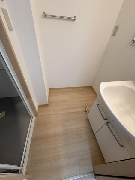 【町田市小山町のアパートの洗面所】