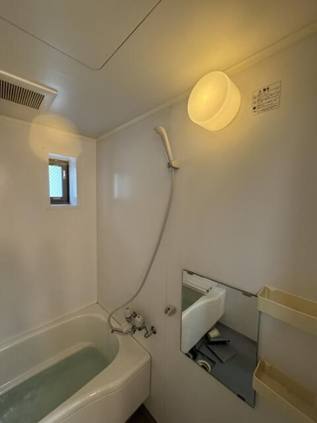 【町田市小山町のアパートの浴室】