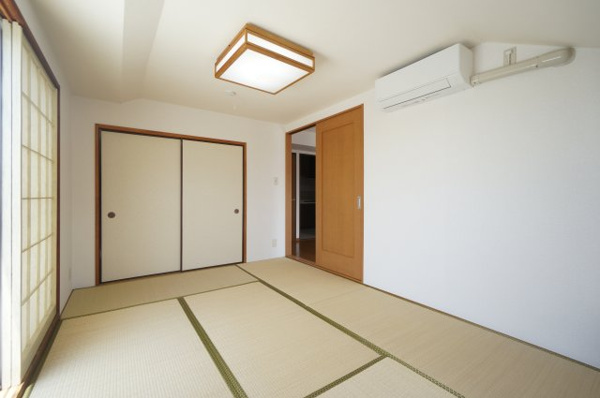 ビラ園生の和室