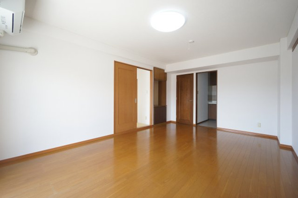 ビラ園生の居間