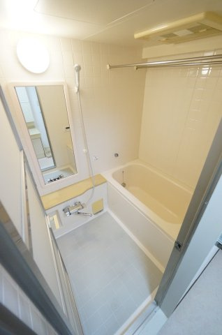 ビラ園生の浴室