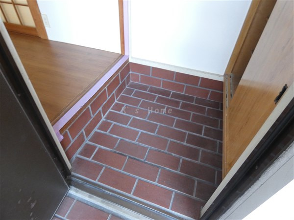 ハイツ菊水の玄関