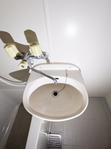 【御幸ビルの洗面所】